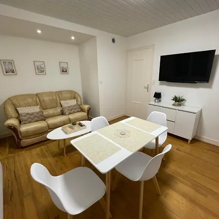 Apartment Logement Avec Garage A *